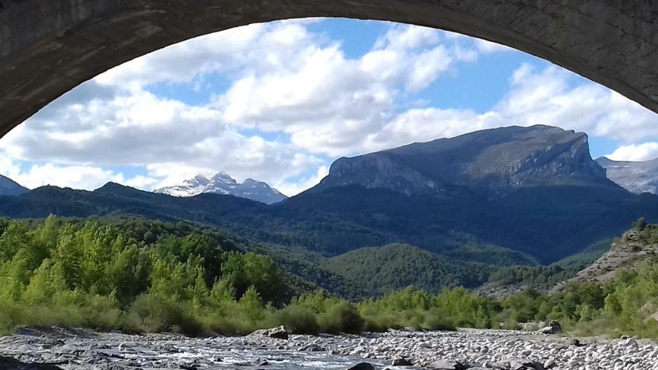 Casa Rural " El Retiro" Laspuña Eksteriør billede